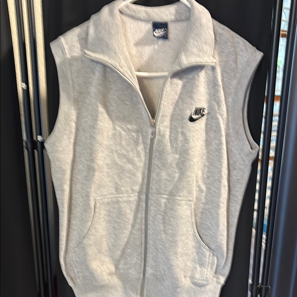 Nike Light Gray Sleeveless Vest